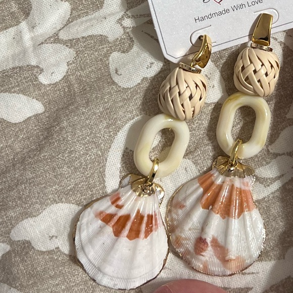 Drop Shell Earrings - Picture 2 of 2